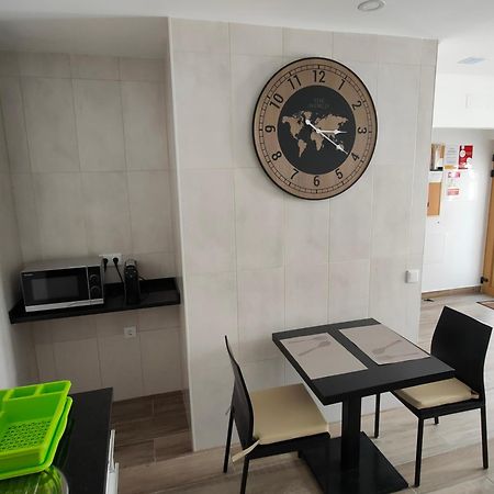 Casa Da Avo - City Center - Private Bedrooms ลากอส ภายนอก รูปภาพ